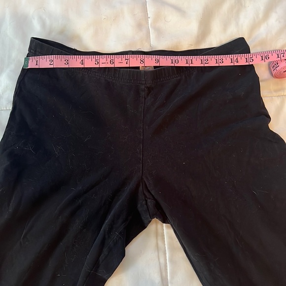🖤New York & Co black cropped leggings. Size L🖤 - Picture 4 of 7